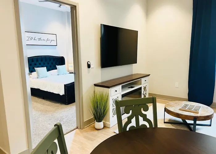 175 Lex - Walkable Downtown Lexington & Rupp Arena - Full Condos