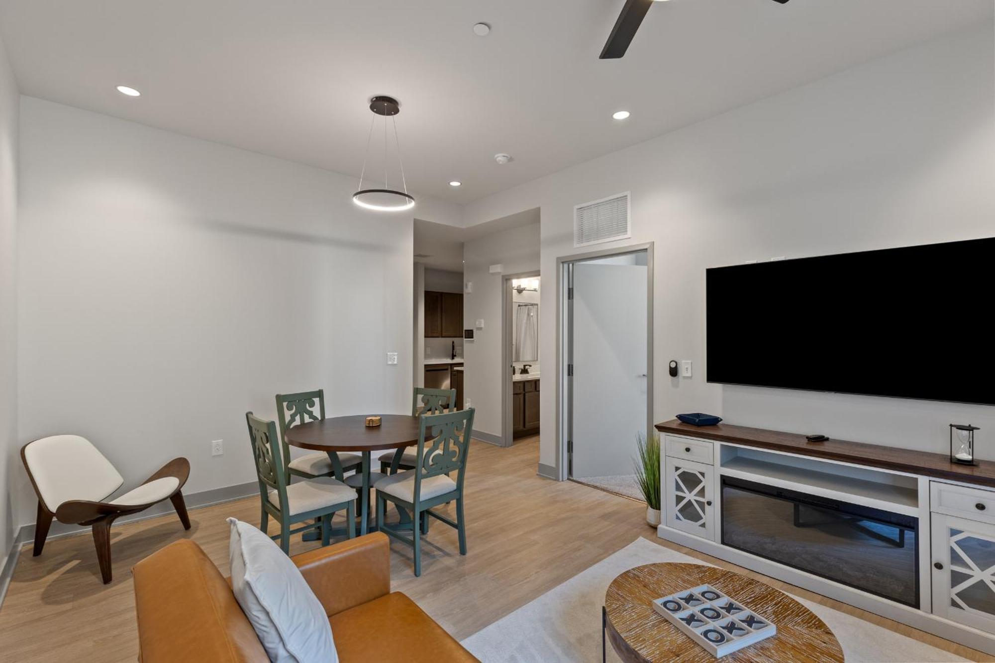 175 Lex - Walkable Downtown & Rupp Arena - Full Apartahotel *