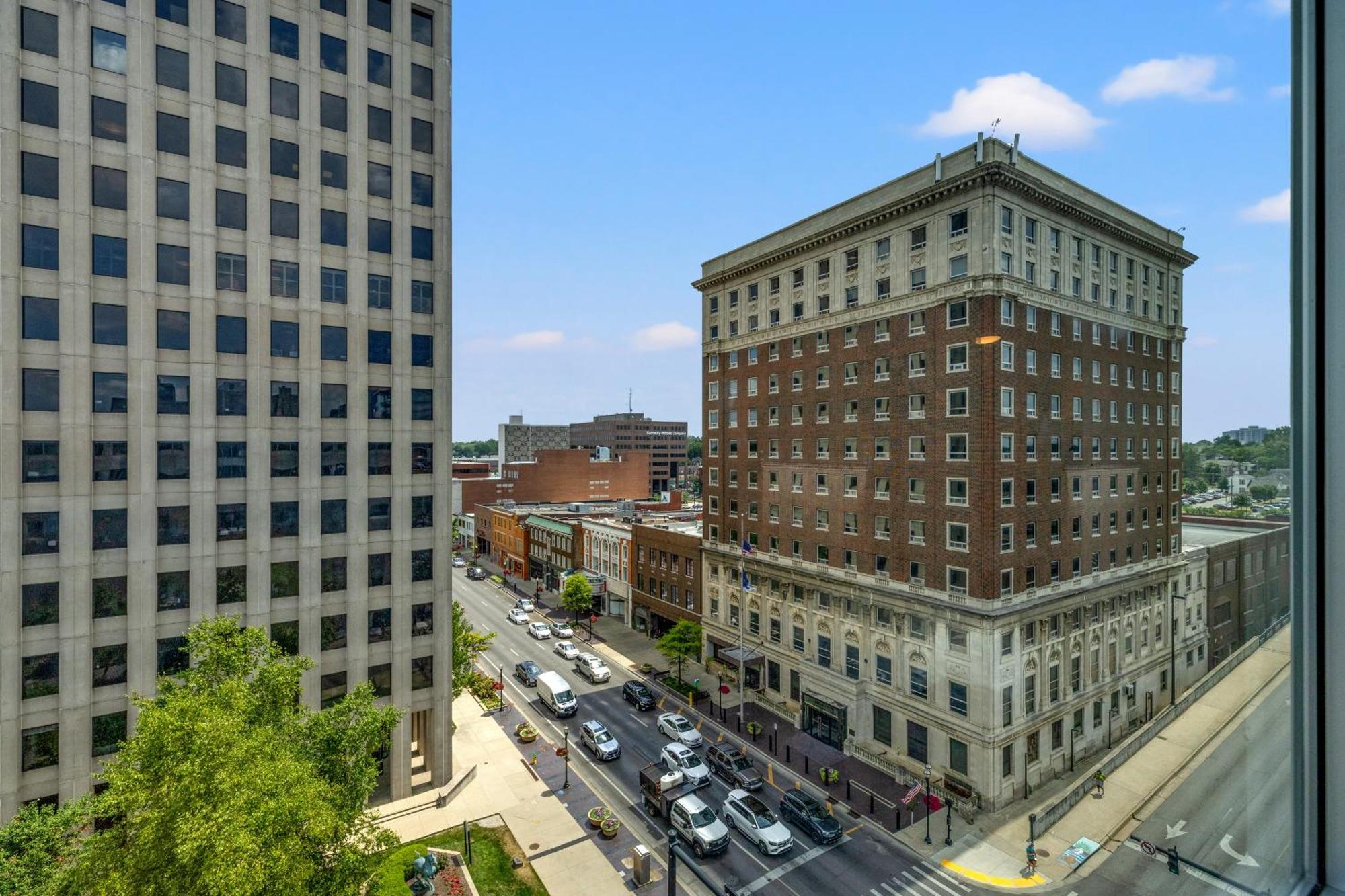 Aparthotel 175 Lex - Walkable Downtown & Rupp Arena - Full Lexington